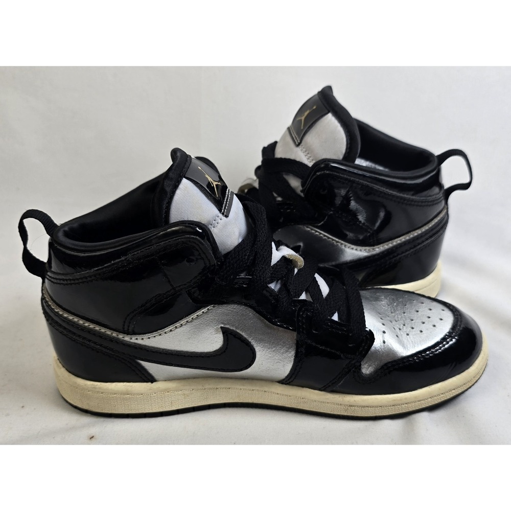 Nike Air Jordan 1 Mid SE Boys Kids Size‎ 2.5Y Sport Black Silver Shoes Sneakers